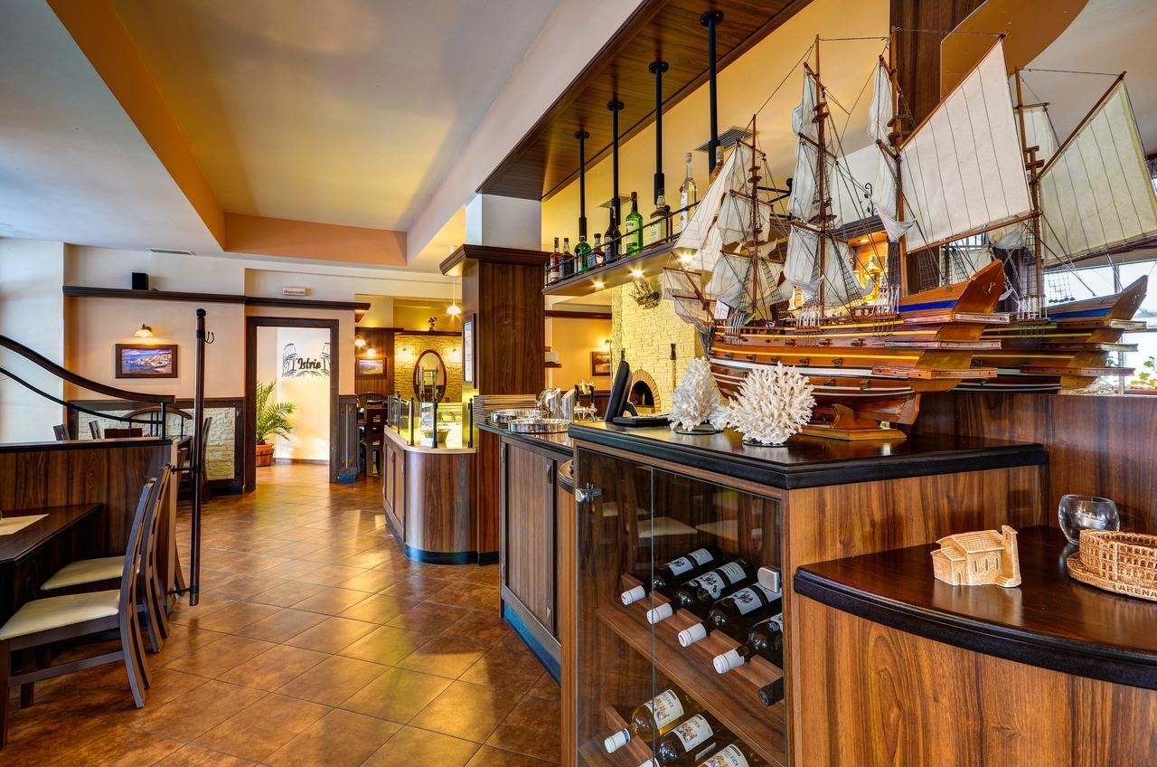 Hotel Pizzeria Istria Velké Losiny 外观 照片