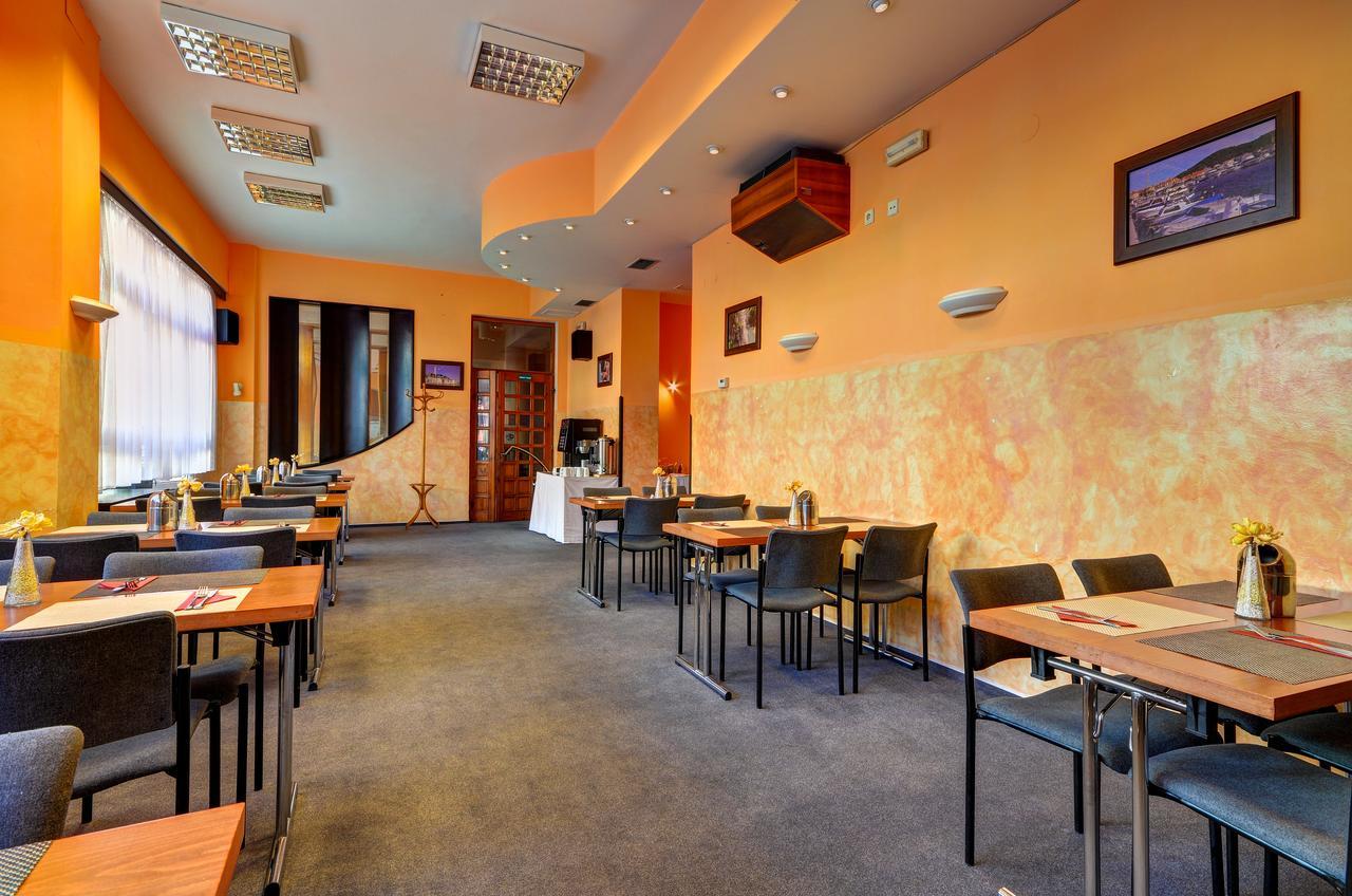 Hotel Pizzeria Istria Velké Losiny 外观 照片