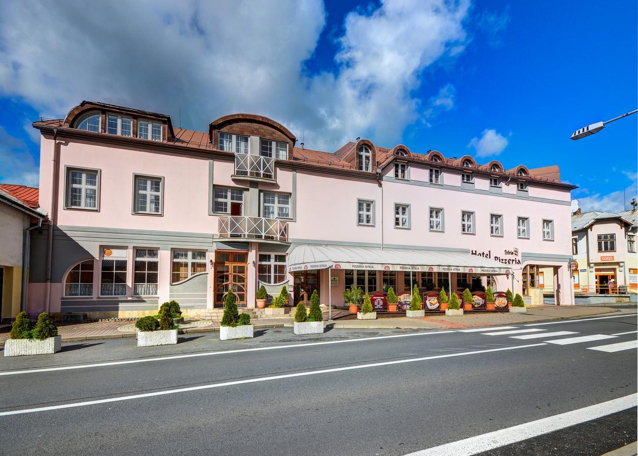 Hotel Pizzeria Istria Velké Losiny 外观 照片