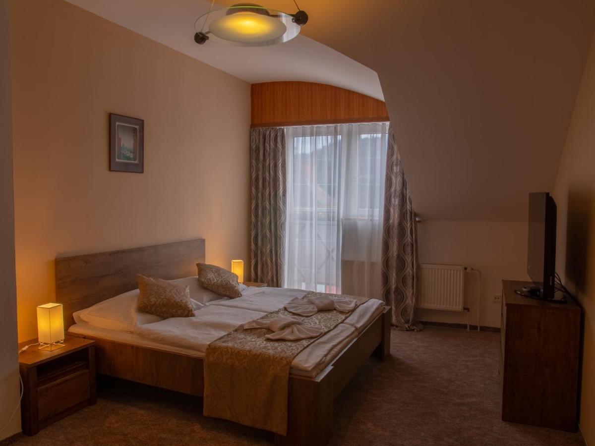 Hotel Pizzeria Istria Velké Losiny 外观 照片