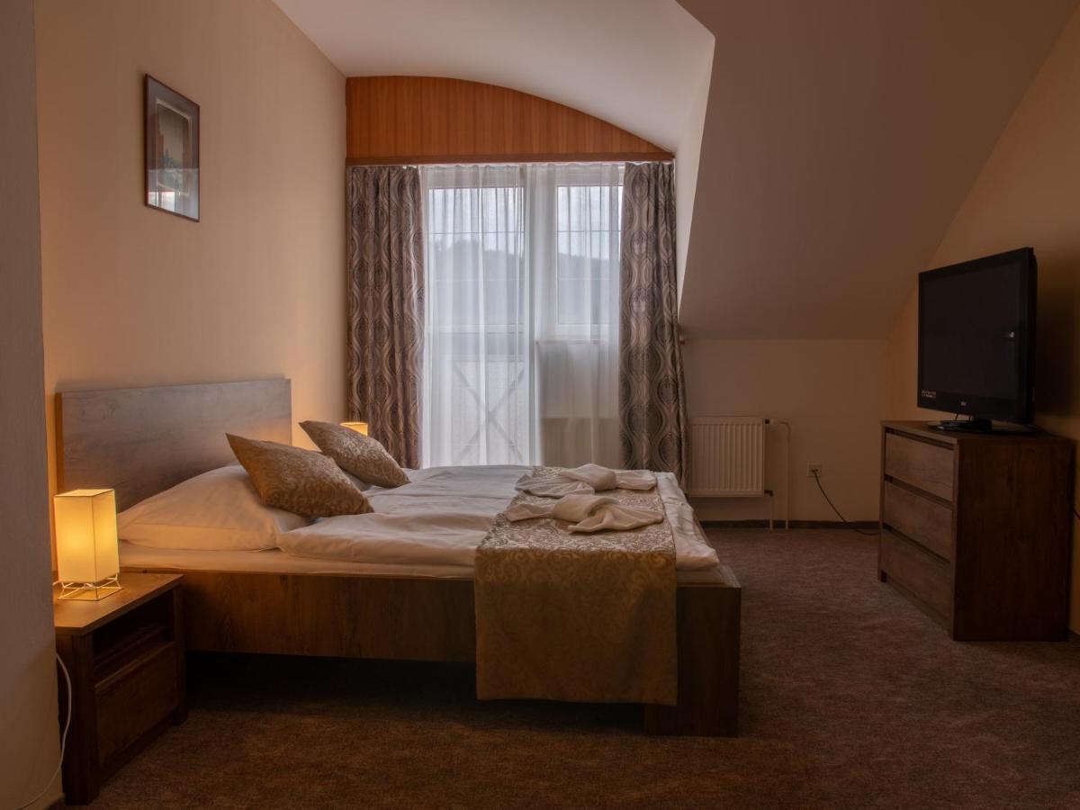 Hotel Pizzeria Istria Velké Losiny 外观 照片